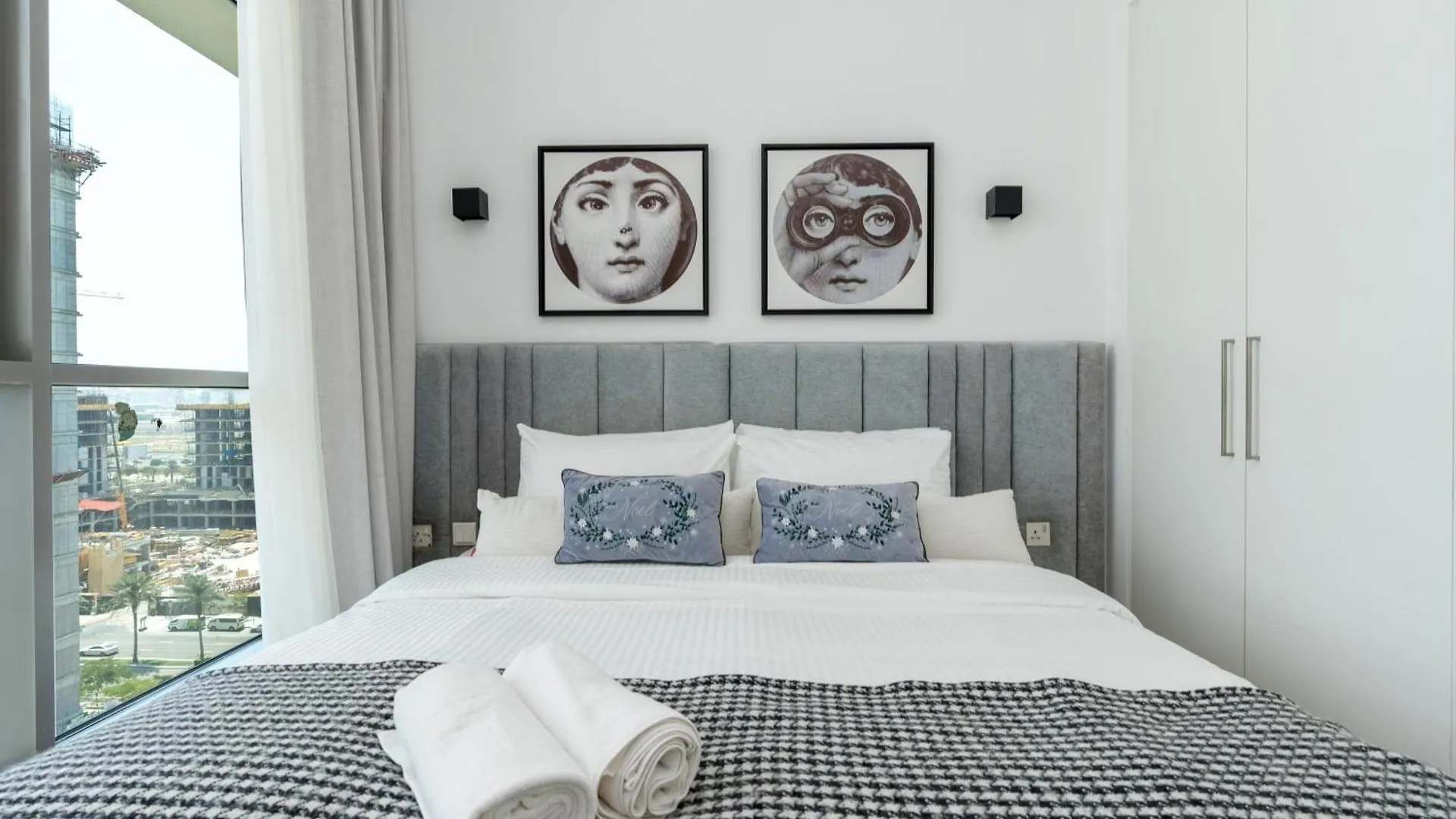 Modern Three Bedroom Plus Private Study Room Dubai United Arab Emirates