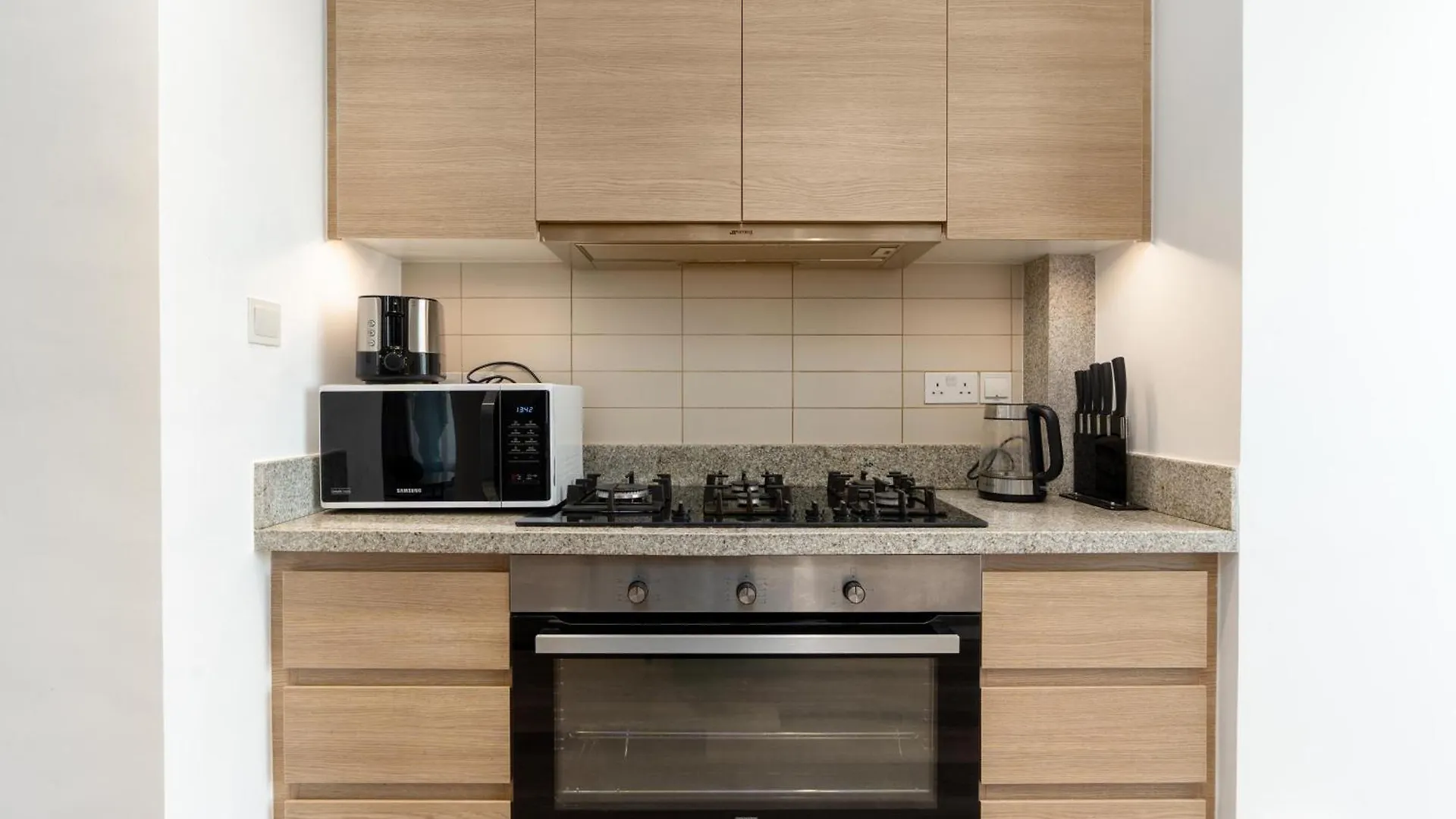 Modern Three Bedroom Plus Private Study Room Dubai