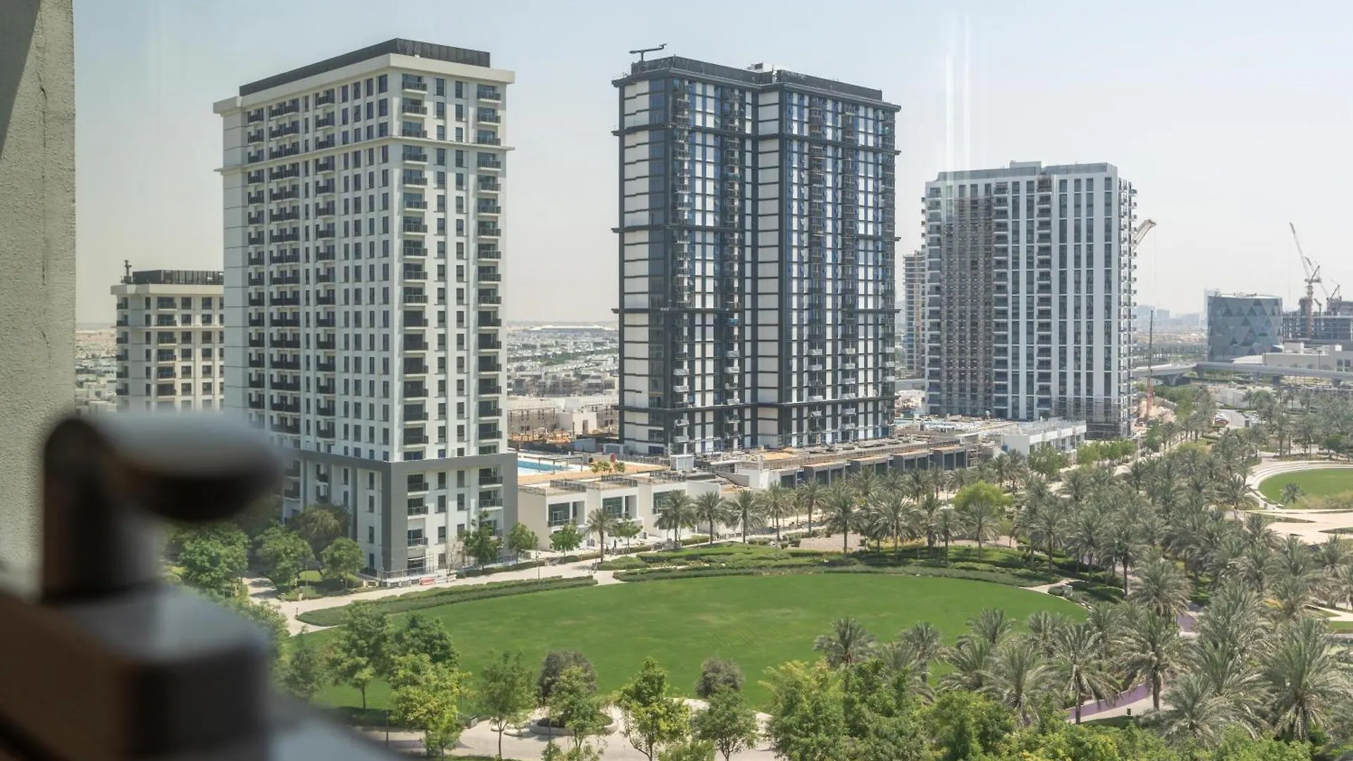 Modern Three Bedroom Plus Private Study Room Dubaj Apartament