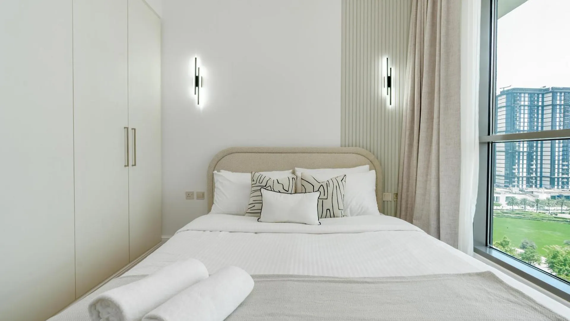 Apartament Modern Three Bedroom Plus Private Study Room Dubaj Zjednoczone Emiraty Arabskie